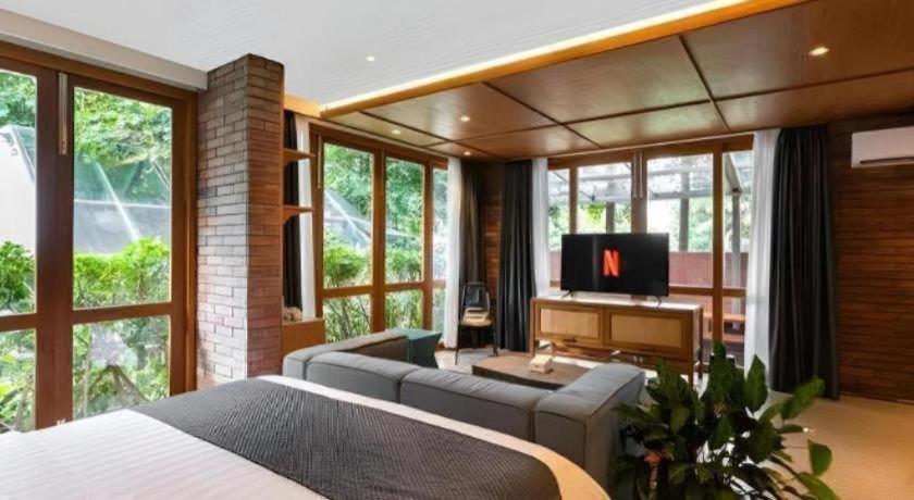 The House Tour Middletown Otel Bandung Dış mekan fotoğraf